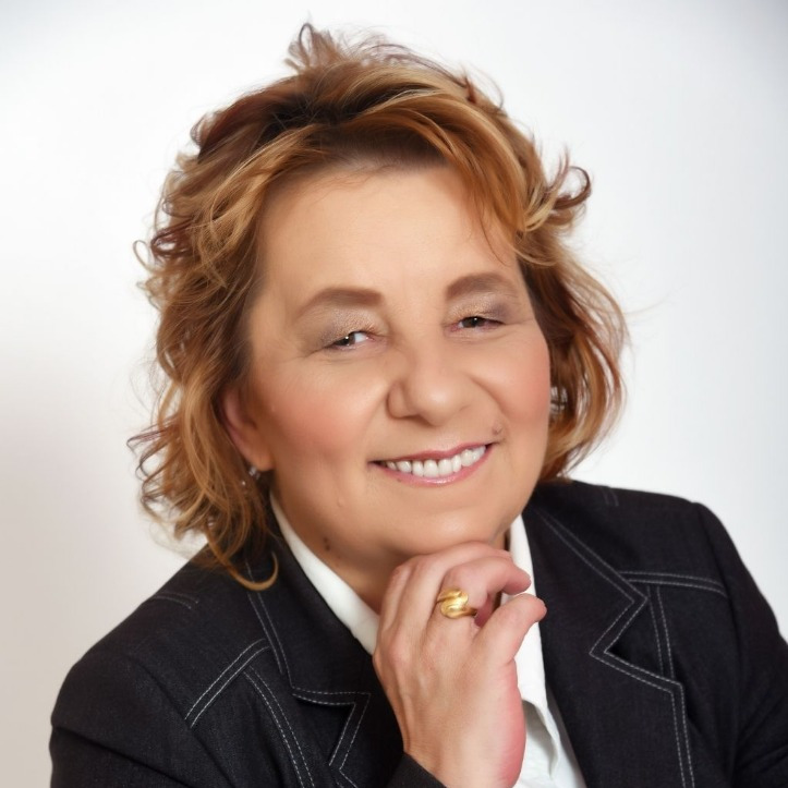 Cziráki Móni - Etikuspénzügyek.hu